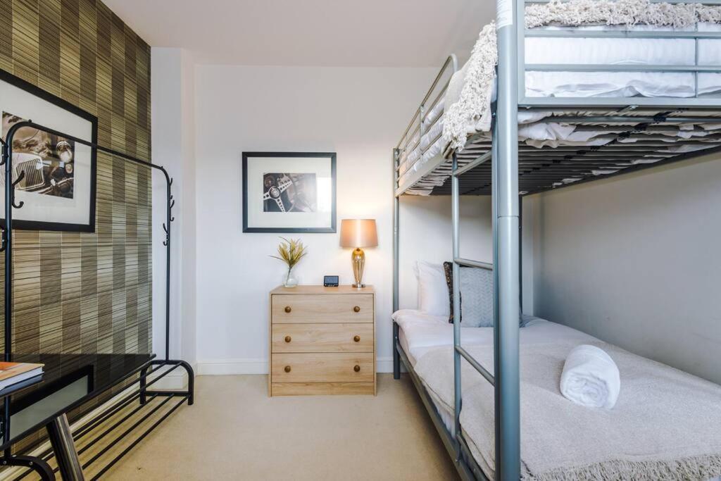 Stylish Townhouse Chester City Centre With Parking Luaran gambar