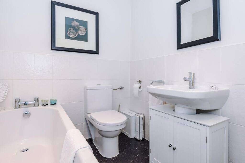 Stylish Townhouse Chester City Centre With Parking Luaran gambar