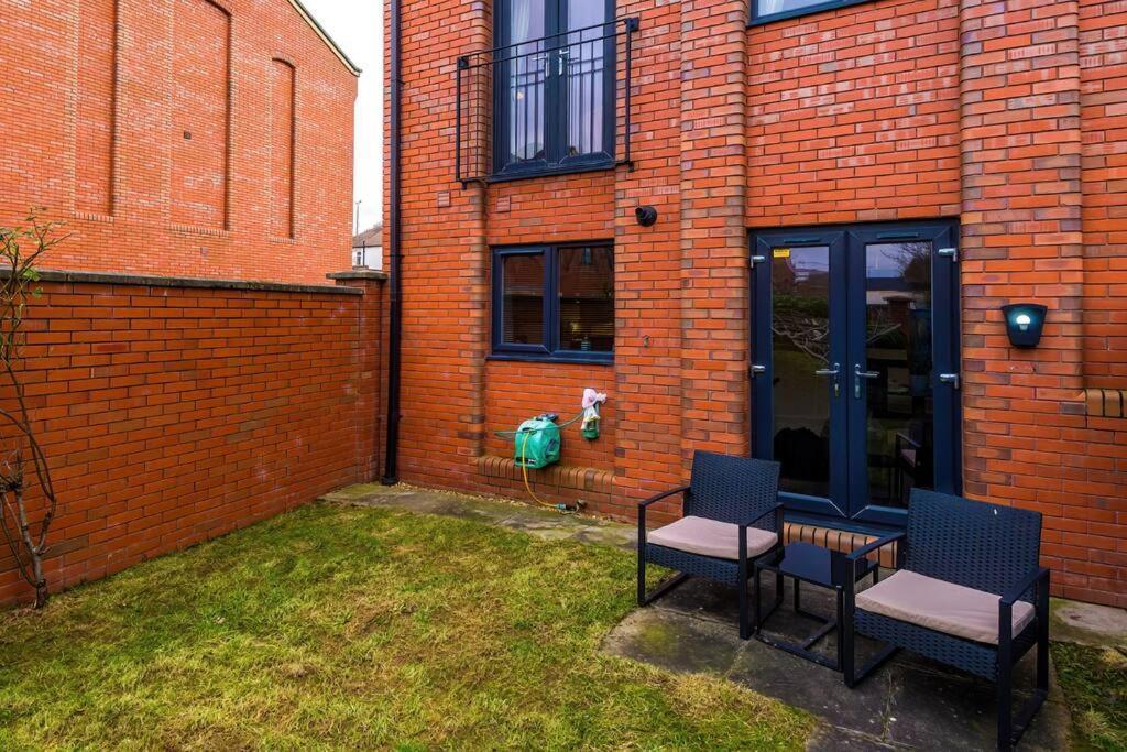 Stylish Townhouse Chester City Centre With Parking Luaran gambar